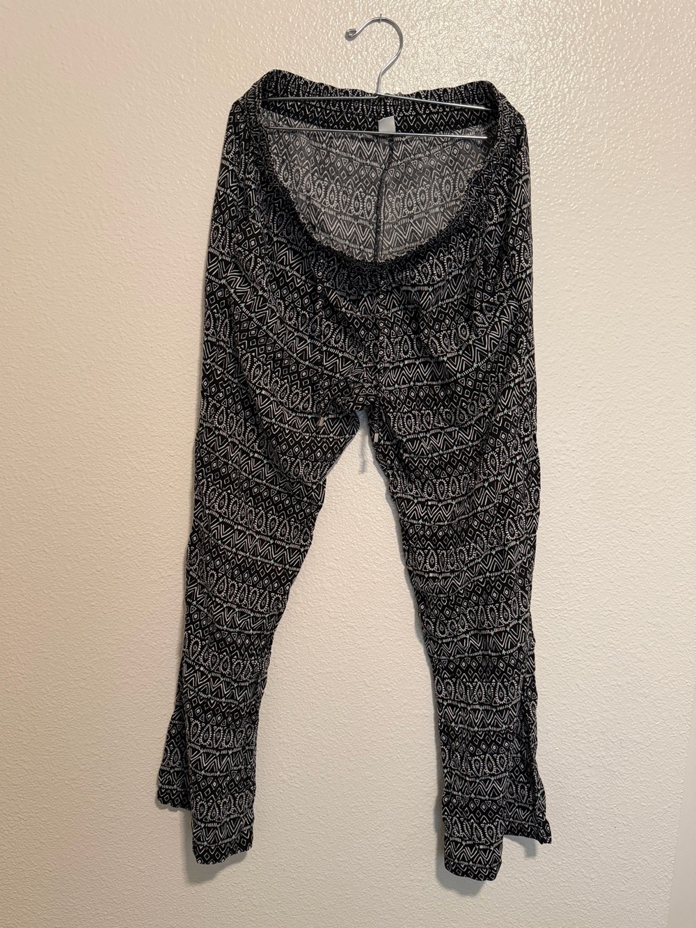 Old Navy Black and White Geometric Print Pants